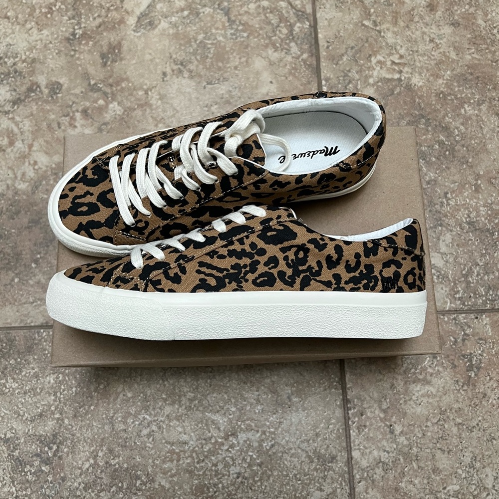 🆕Madewell sidewalk low top sneakers, NWT.